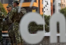 Autoridad electoral anula dos partidos opositores en Ecuador