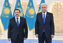 Embajador salvadoreño presenta credenciales en Kazajistán