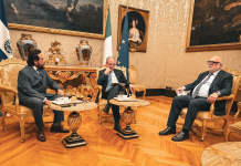 Ulloa invita a Italia a participar como observador en elecciones de 2027 durante encuentro bilateral