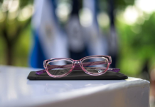 Entregan lentes gratuitos a más de 100 niños en Cuscatancingo