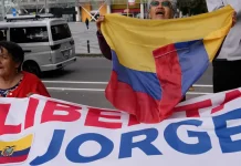 Ecuador llama a consultas a su embajador en Colombia