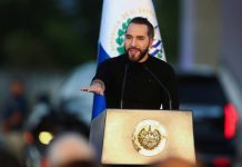 Alemanes deberán solicitar autorización del Ejército para salir de su país. Bukele ironiza: «Estoy seguro de que quienes elaboran los índices de libertad y democracia los actualizarán de inmediato» Foto: Cortesía.