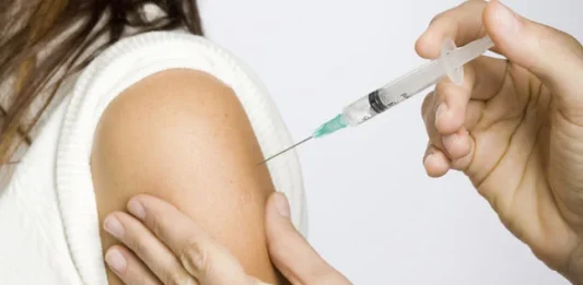 MINSAL amplía vacunación gratuita contra el VPH hasta los 45 años Foto: Cortesía.