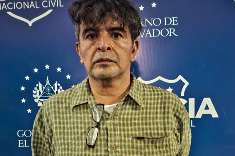 Detienen en flagrancia a sujeto señalado de acosar a joven en unidad del transporte público