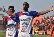Firpo venció a Águila en la ida de semifinales en el Barraza Gil volvió a anotar en el Barraza. Foto cortesía: Luis Ángel Firpo.
