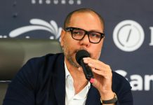 Yamil Bukele confirmó que volverá la venta de cerveza y el uso de pirotecnia al fútbol nacional Yamil confirmó el regreso de la cerveza y la pirotecnia. Foto cortesía: FESFUT.