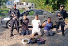 Tres detenidos por transportar droga, en Santa Ana
