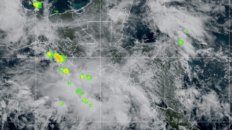 Cristina se degrada a depresión tropical manteniendo riesgo de lluvias intensas, inundaciones y deslizamientos