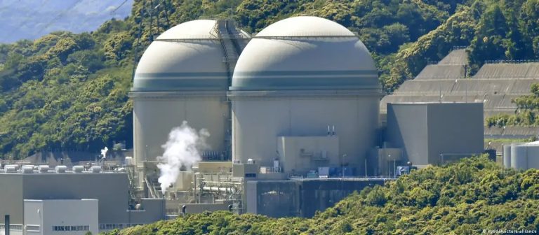 Japón busca reemplazar 14 reactores nucleares envejecidos