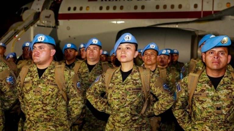 Soldado salvadoreño resulta herido en ataque contra base de la ONU en Líbano