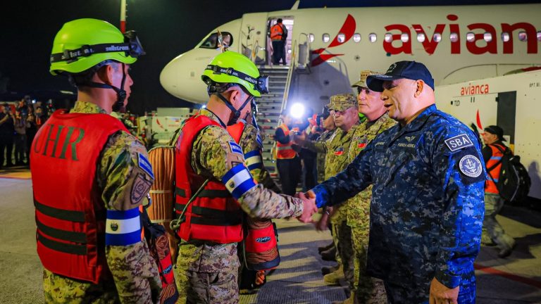 Presidente Bukele ofrece enviar 300 rescatistas y 50 toneladas de ayuda a Venezuela tras terremotos