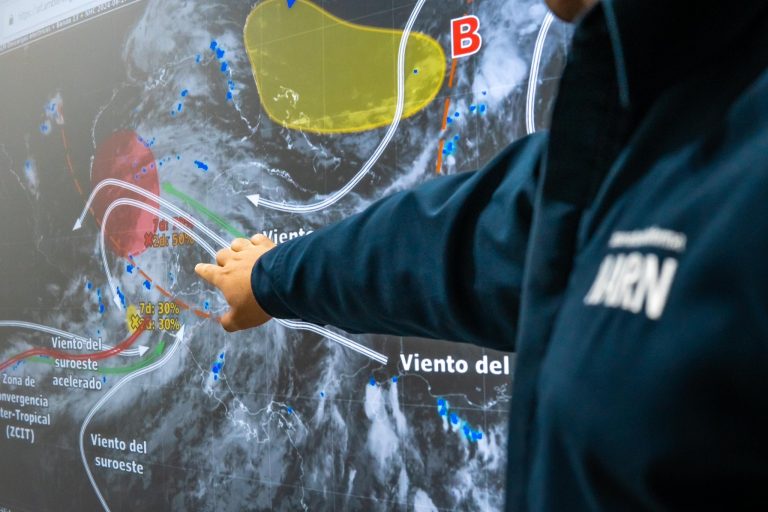 Medio Ambiente mantiene vigilancia sobre dos zonas de baja presión en el Pacífico