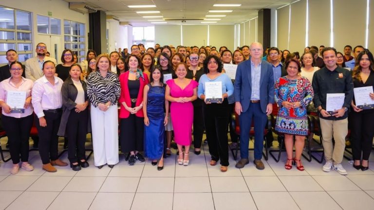Más de 900 personas fortalecerán atención al turismo tras graduarse en programa de idiomas