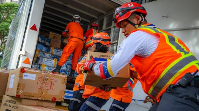 El Salvador inicia distribución de medicamentos y equipo médico en cinco hospitales de Venezuela
