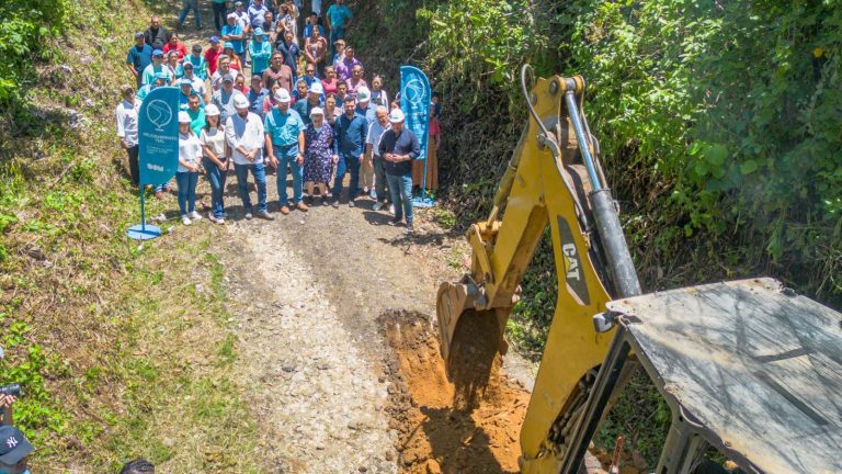 DOM inicia pavimentación de más de 1.3 kilómetros de calle en el cantón El Zapote de Ayutuxtepeque