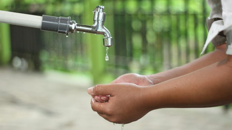 Suspenderán servicio de agua en sectores de Concepción Batres por trabajos eléctricos, este domingo