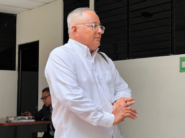 FGR avala procedimiento abreviado solicitado por exministro Calixto Mejía; juicio fue reprogramado para agosto