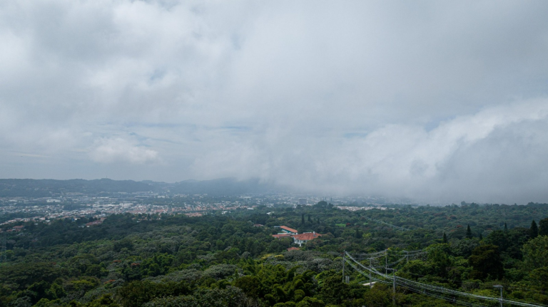 Protección Civil emite alerta verde por influencia de una baja presión frente a la costa salvadoreña