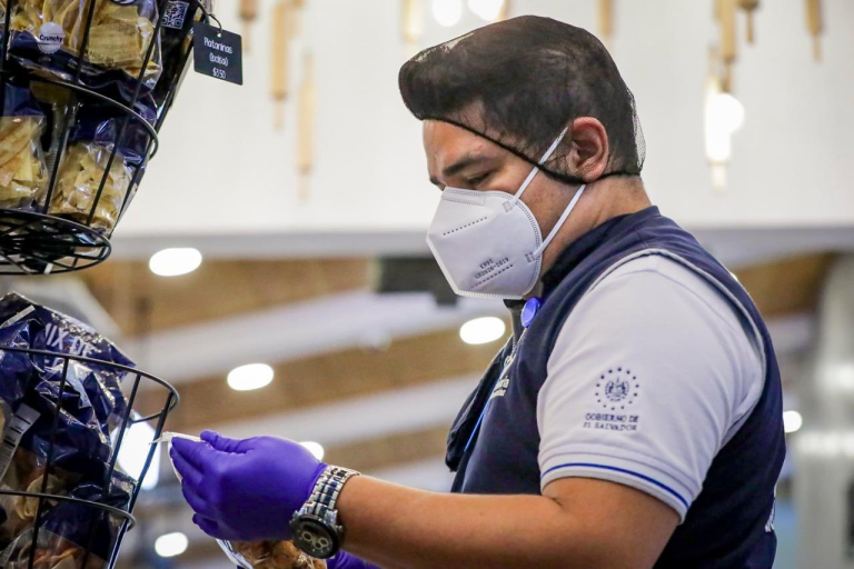Defensoría detecta más de 80 incumplimientos y 110 productos vencidos durante verificaciones por el Día del Padre