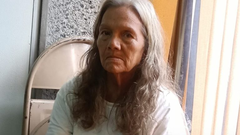 Septuagenaria acusada de amenazar de muerte a una vecina continuará detenida