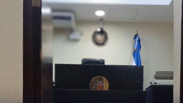 Ordenan captura de acusado de estafa por boletos aéreos con supuestos descuentos laborales