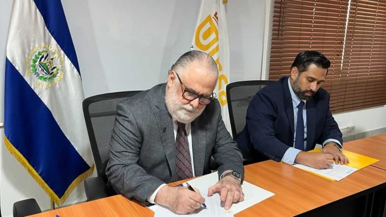 UNSSA y Serrano Núñez Group firman carta de entendimiento para impulsar investigación y formación práctica en el área de salud