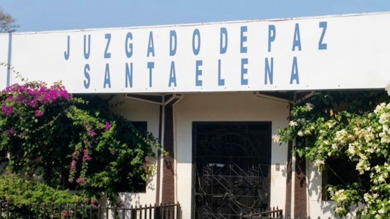 Condenan a 14 años de prisión a tres hombres por hurtar e incendiar un vehículo en Usulután
