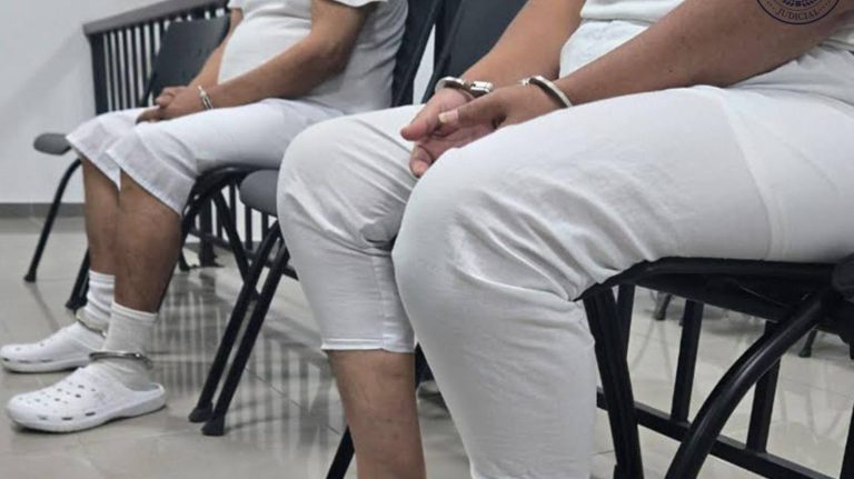 Padrastro y madre son condenados por delitos sexuales contra adolescente