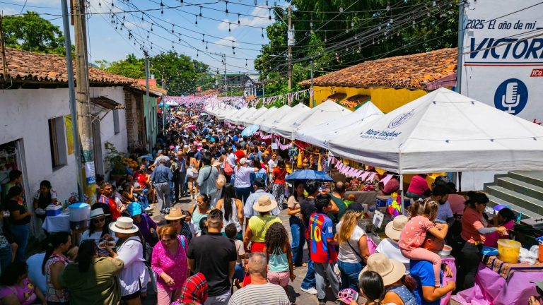 Festival del Cerdo en Panchimalco reúne a cientos de visitantes con gastronomía y cultura local