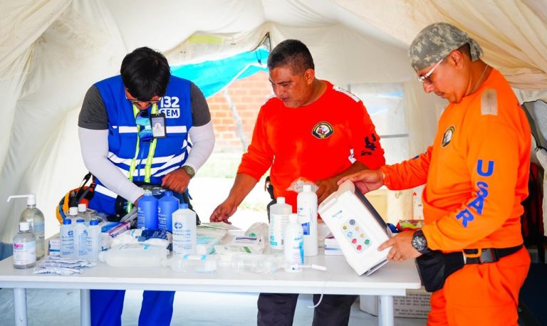 Brigada salvadoreña instala clínicas móviles y mantiene labores de rescate en zonas afectadas por terremotos en Venezuela