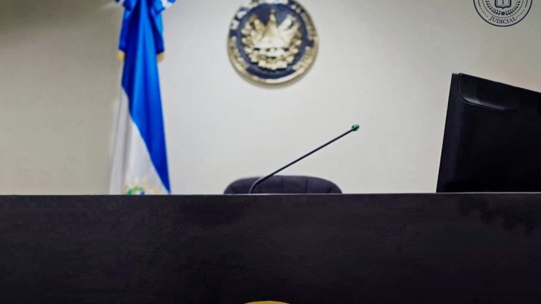 Condenan a cinco años de prisión a mujer por estafa mediante suplantación en redes sociales