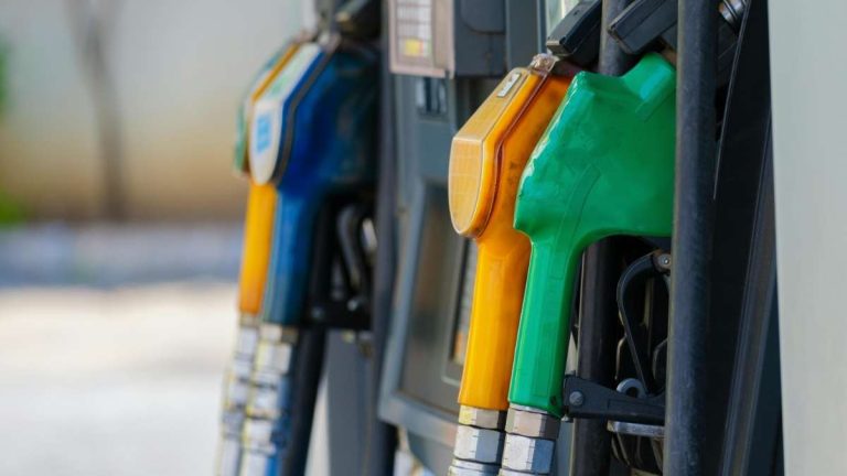 Sin cambios se mantienen los precios de referencia de los combustibles