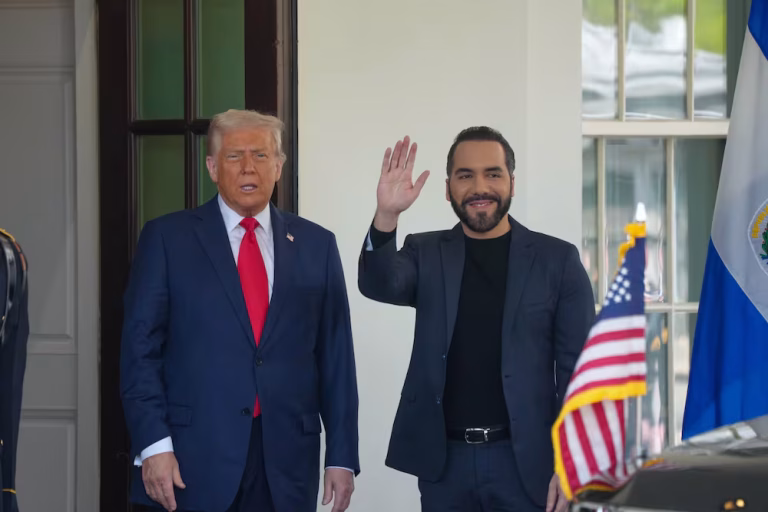 La Casa Blanca confirmó que Trump se reunirá con Bukele en el Despacho Oval este jueves