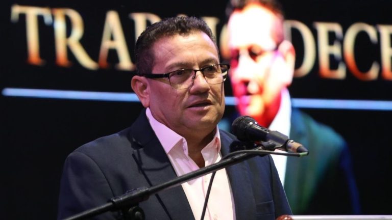 Ministro Rolando Castro afirma que precandidatura presidencial de doctor Rafael Aguirre podría derivar en proceso de extinción de SIMETRISSS