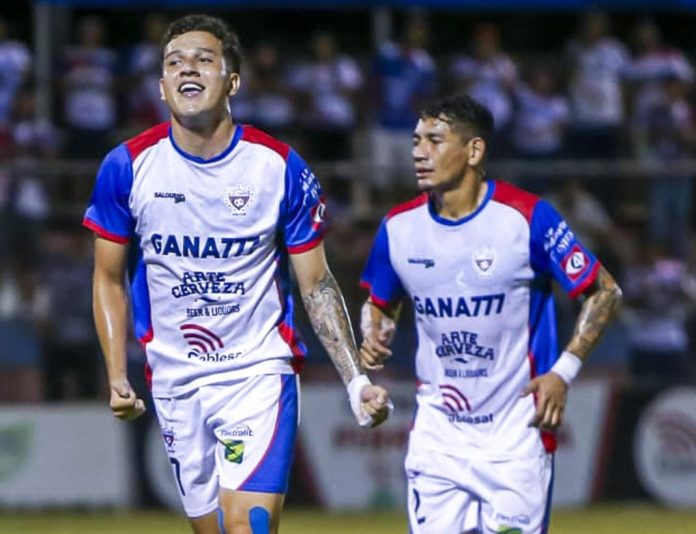 Vásquez anotó por partida doble. Foto cortesía: Luis Ángel Firpo.