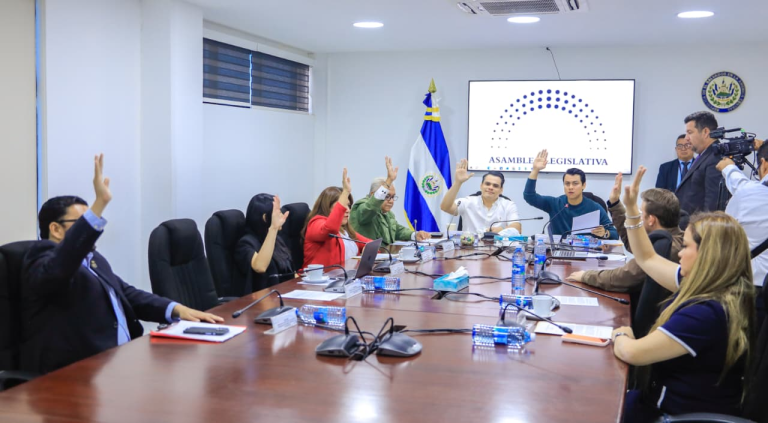 Diputados aprueban garantía estatal para préstamo de $100 millones gestionado por BANDESAL con destino a mipymes y generación de empleo