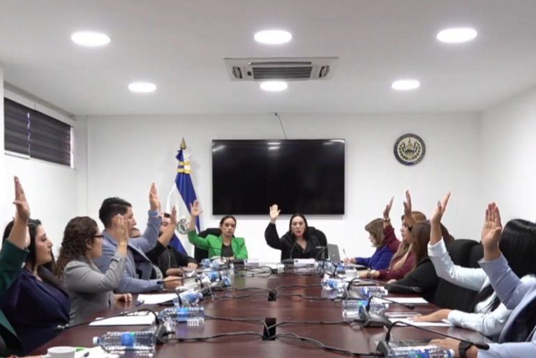 Diputados aprueban reconocimiento para misión salvadoreña de búsqueda y rescate en Venezuela