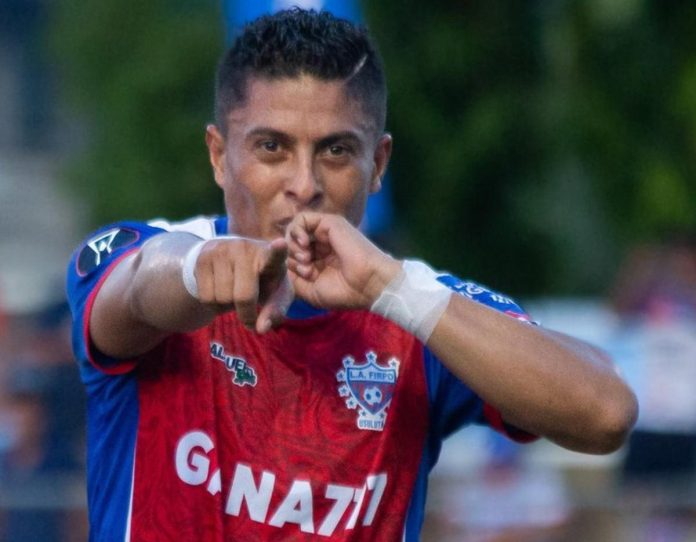 Primer gol de Oscar Cerén con los 'Pamperos'. Foto cortesía: Luis Ángel Firpo.