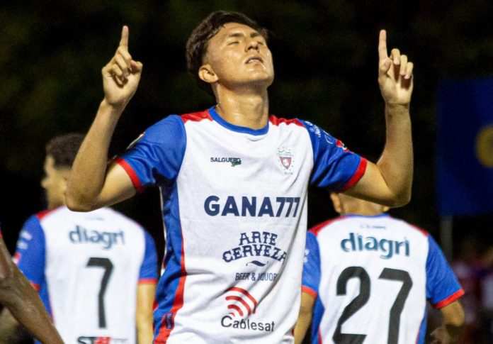 Cerritos fue figura en el torneo internacional. Foto cortesía: Luis Ángel Firpo.