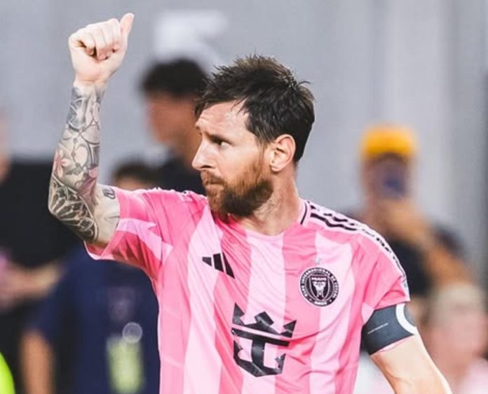 Messi continúa marcando de libre directo. Foto cortesía: Lionel Messi.