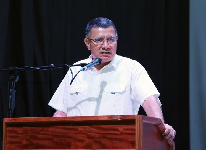 Rector de la Universidad de El Salvador (UES), Juan Rosa Quintanilla.