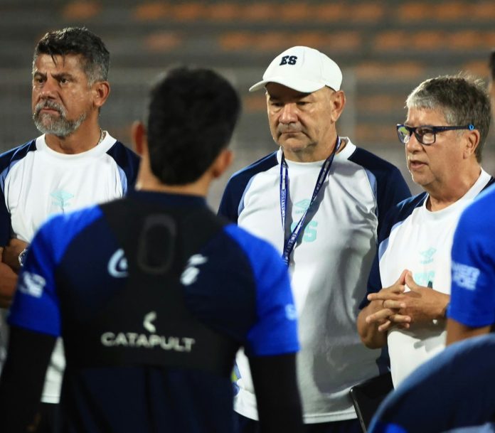 La 'Azul y Blanco' ya entrenó en Martinica. Foto cortesía: La Selecta.
