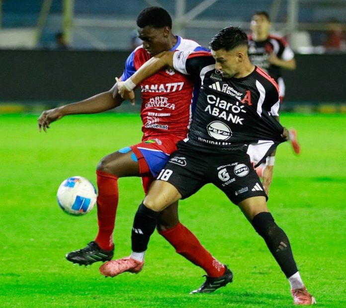 Empate en el Cuscatlán. Foto cortesía: Alianza FC.