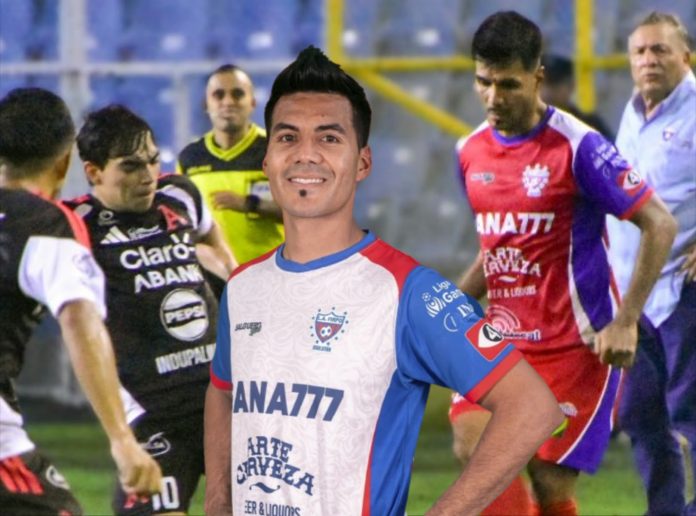 Jiménez habló de su expulsión. Foto cortesía: Luis Ángel Firpo.