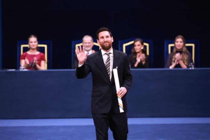 Messi recibió otro galardón. Foto cortesía: Casa Real de Borbón.