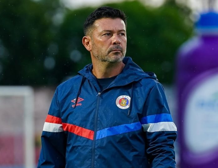 El técnico 'Tigrillo' no está de acuerdo con su sanción. Foto cortesía: FAS.