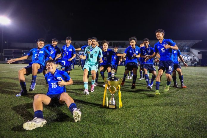 El Salvador campeón centroamericano. Foto cortesía: La Selecta.
